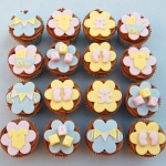 baby-shower-cupcakes