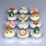 mad-hatter-cupcakes-1