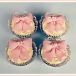 pink-bow-cupcakes