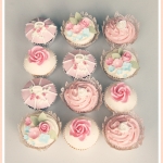 pink-roses-cupcakes-wc