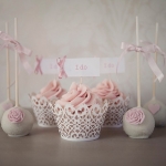 pink-ruffles-wedding-cupcakes