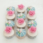 roses-and-bird-cage-wedding-cupcakes