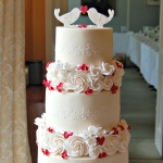 scarlett love birds wedding cake