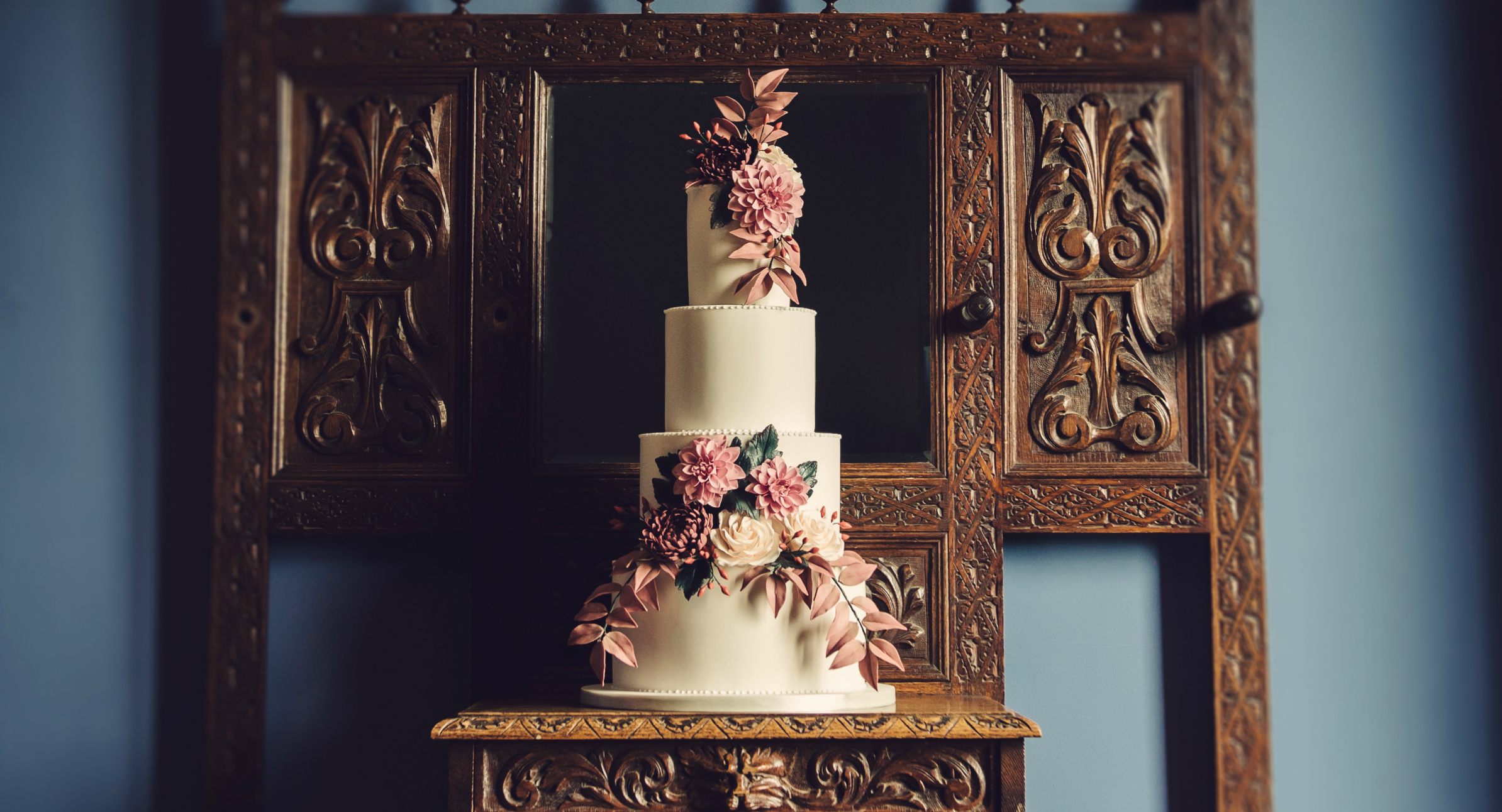 JellyCake Autumn Pinks Wedding Cake in Hall