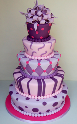purple wonkey weddingcake